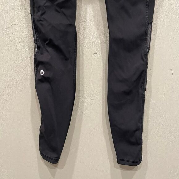 Lululemon Speed Up Tight *Mesh 28" in Black - Size: 4 - Picture 7 of 12